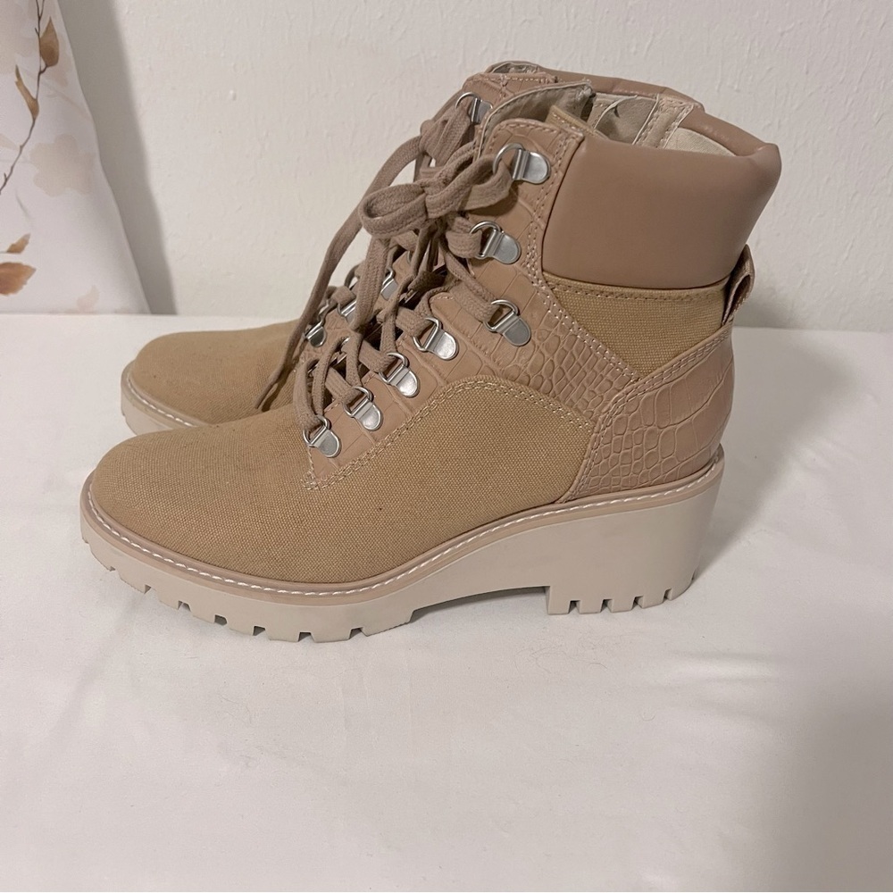 Dolce Vita Size 9M Tan Suede Leather Snakeskin Accent Combat Moto Ankle Booties